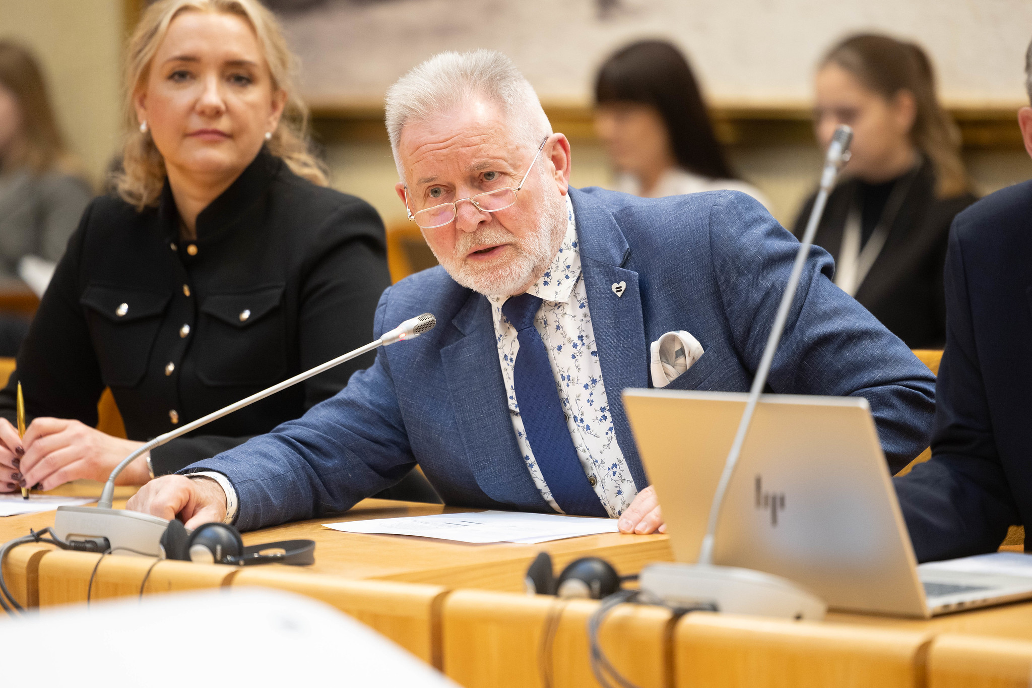 15MIN. „Valstiečiai“ užsimojo didinti motinystės išmokas, bet Sysas idėją mala į miltus